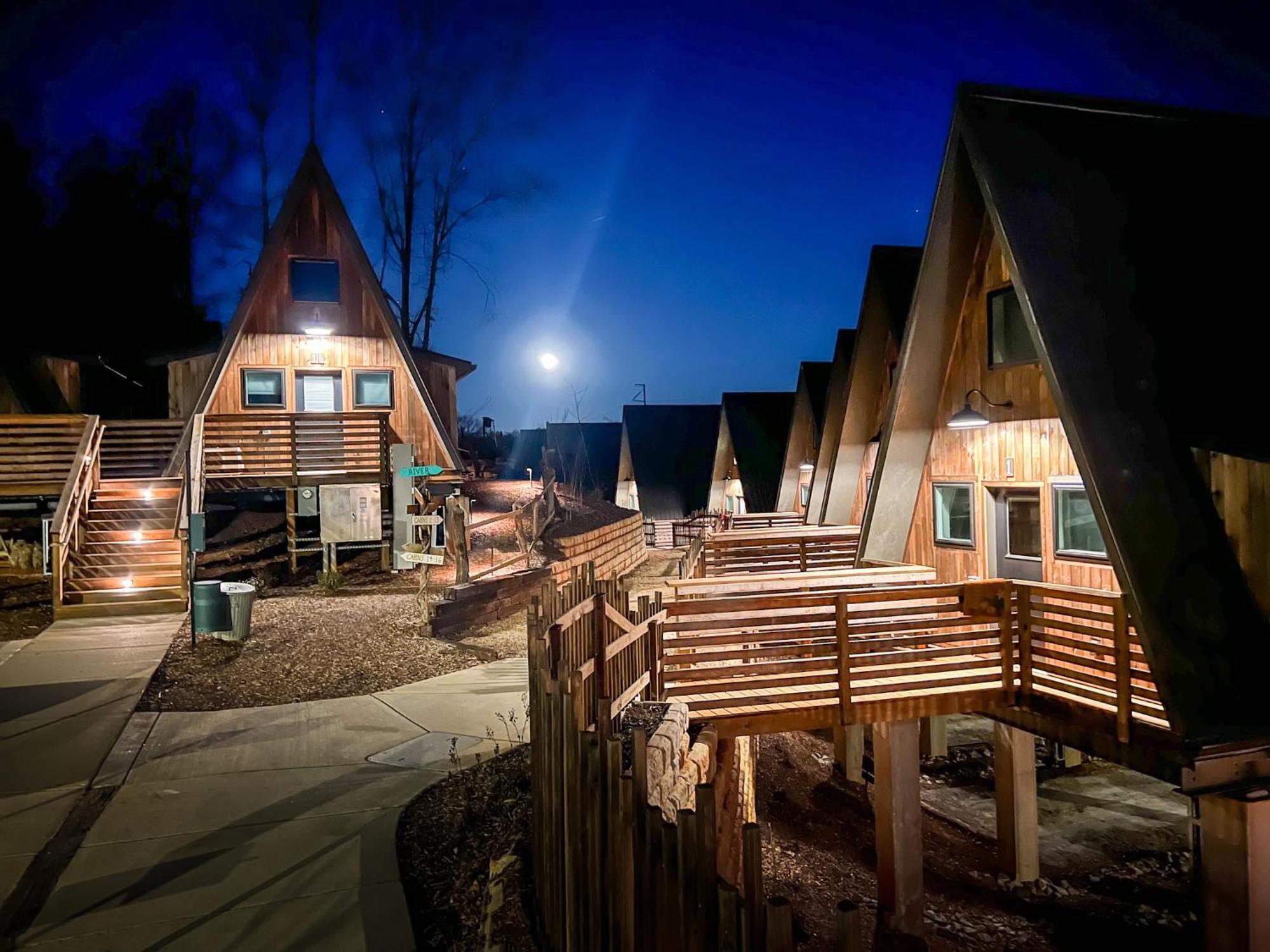 Wrong Way River Lodge & Cabins Asheville Exteriör bild